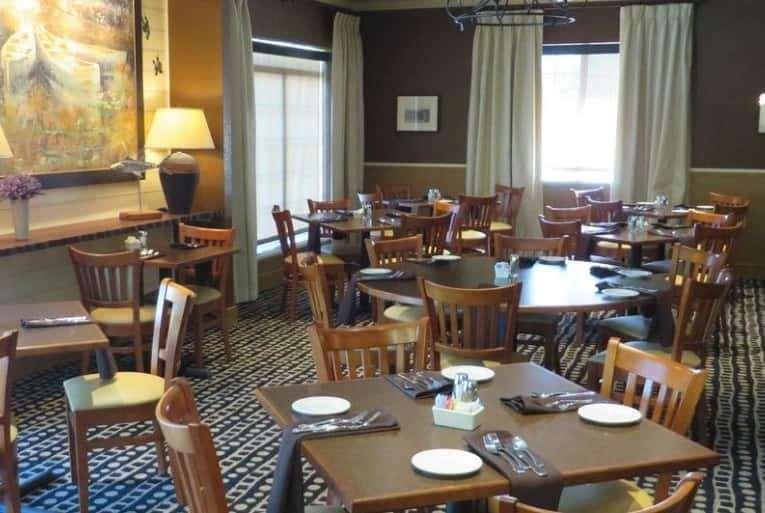 Hotel Wingate By Wyndham Elkins Restaurant photo
